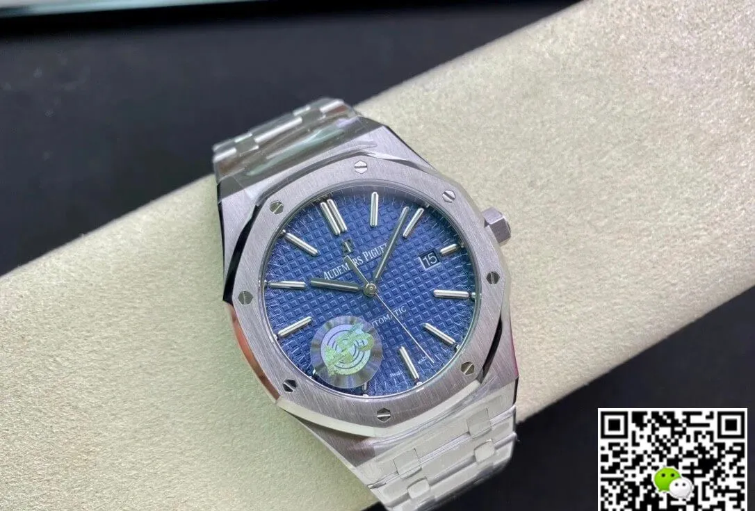 Audemars Piguet Royal Oak 15400ST.OO.1220ST.03 APS Factory 1:1 Best Edition Replica Watch Silver Strap